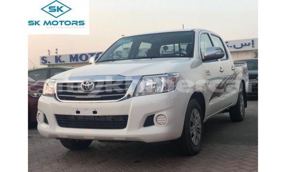 Buy Import Toyota Hilux White Car in Import - Dubai in Kampot Province