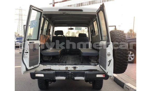 ទិញ នាំចូល Toyota Land Cruiser White ឡាន} ក្នុង Import - Dubai ក្នុង Kampot Province ទិញ នាំចូល Toyota Land Cruiser White ឡាន} ក្នុង Import - Dubai ក្នុង Kampot Province