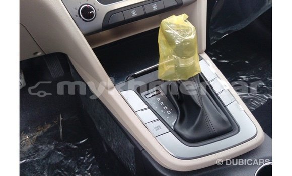 Acheter Import Voiture Hyundai Elantra Blanc à Import - Dubai, Kampot Province Acheter Import Voiture Hyundai Elantra Blanc à Import - Dubai, Kampot Province