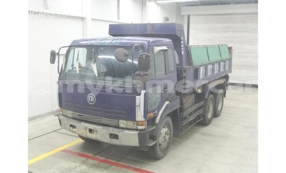 Buy Import Nissan Evalia Blue Truck in Import - Dubai in Kampot Province Buy Import Nissan Evalia Blue Truck in Import - Dubai in Kampot Province