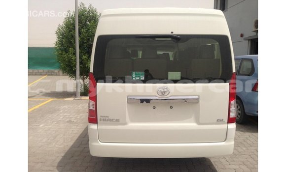 Buy Import Toyota Hiace White Car in Import - Dubai in Kampot Province Buy Import Toyota Hiace White Car in Import - Dubai in Kampot Province