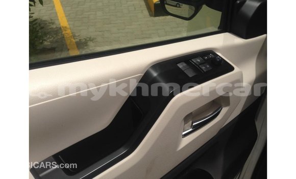 Buy Import Toyota Hiace White Car in Import - Dubai in Kampot Province Buy Import Toyota Hiace White Car in Import - Dubai in Kampot Province