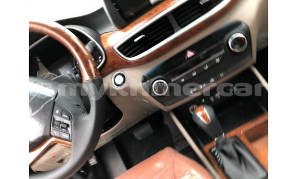 Buy Import Hyundai Tucson White Car in Import - Dubai in Kampot Province Buy Import Hyundai Tucson White Car in Import - Dubai in Kampot Province