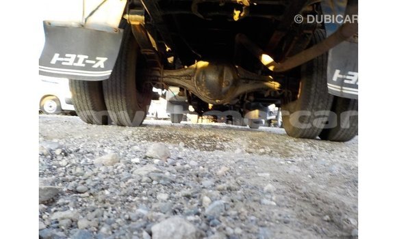 Buy Import Toyota Dyna Blue Truck in Import - Dubai in Kampot Province Buy Import Toyota Dyna Blue Truck in Import - Dubai in Kampot Province