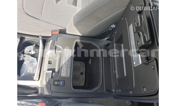 Acheter Import Voiture Toyota Land Cruiser Noir à Import - Dubai, Kampot Province Acheter Import Voiture Toyota Land Cruiser Noir à Import - Dubai, Kampot Province