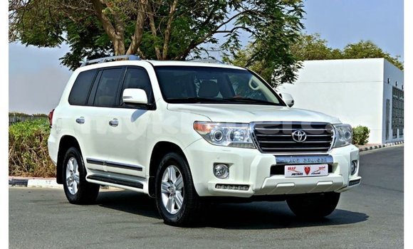 Buy Import Toyota Land Cruiser White Car in Import - Dubai in Kampot Province