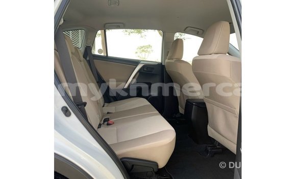 Acheter Import Utilitaire Toyota HiAce Blanc à Import - Dubai, Kampot Province Acheter Import Utilitaire Toyota HiAce Blanc à Import - Dubai, Kampot Province