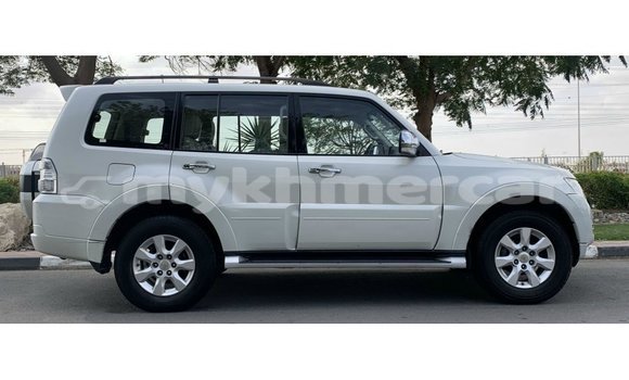 Acheter Import Voiture Mitsubishi Pajero Blanc à Import - Dubai, Kampot Province Acheter Import Voiture Mitsubishi Pajero Blanc à Import - Dubai, Kampot Province