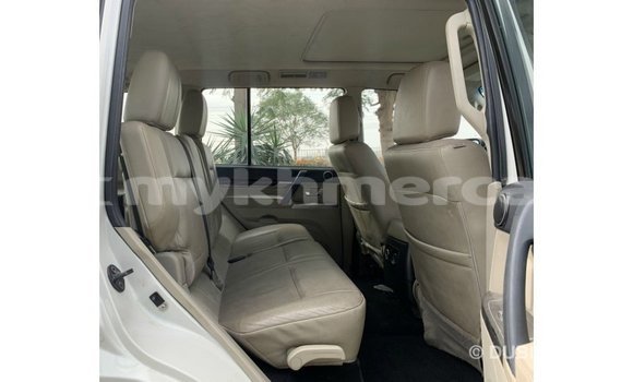 Acheter Import Voiture Mitsubishi Pajero Blanc à Import - Dubai, Kampot Province Acheter Import Voiture Mitsubishi Pajero Blanc à Import - Dubai, Kampot Province