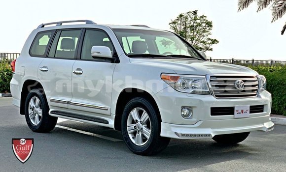 ទិញ នាំចូល Toyota Land Cruiser White ឡាន} ក្នុង Import - Dubai ក្នុង Kampot Province ទិញ នាំចូល Toyota Land Cruiser White ឡាន} ក្នុង Import - Dubai ក្នុង Kampot Province
