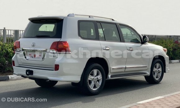 ទិញ នាំចូល Toyota Land Cruiser White ឡាន} ក្នុង Import - Dubai ក្នុង Kampot Province ទិញ នាំចូល Toyota Land Cruiser White ឡាន} ក្នុង Import - Dubai ក្នុង Kampot Province