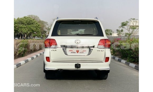 ទិញ នាំចូល Toyota Land Cruiser White ឡាន} ក្នុង Import - Dubai ក្នុង Kampot Province ទិញ នាំចូល Toyota Land Cruiser White ឡាន} ក្នុង Import - Dubai ក្នុង Kampot Province