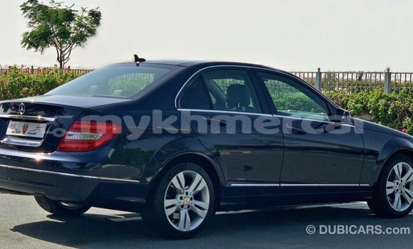 Acheter Import Voiture Mercedes-Benz 200 Bleu à Import - Dubai, Kampot Province Acheter Import Voiture Mercedes-Benz 200 Bleu à Import - Dubai, Kampot Province