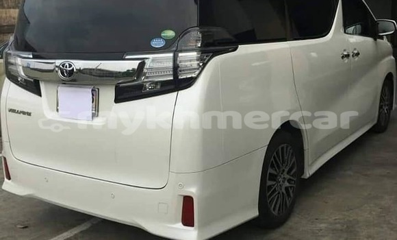 Buy Used Toyota Alphard White Car in Phnom Penh in Phnom Penh Buy Used Toyota Alphard White Car in Phnom Penh in Phnom Penh
