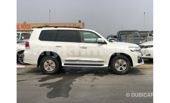 ទិញ នាំចូល Toyota Land Cruiser White ឡាន} ក្នុង Import - Dubai ក្នុង Kampot Province ទិញ នាំចូល Toyota Land Cruiser White ឡាន} ក្នុង Import - Dubai ក្នុង Kampot Province
