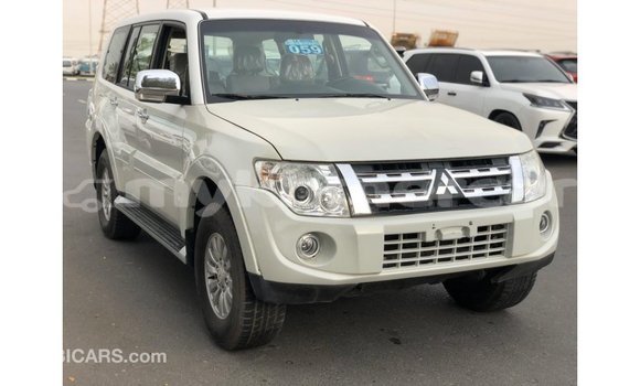 ទិញ នាំចូល Mitsubishi Pajero White ឡាន} ក្នុង Import - Dubai ក្នុង Kampot Province ទិញ នាំចូល Mitsubishi Pajero White ឡាន} ក្នុង Import - Dubai ក្នុង Kampot Province
