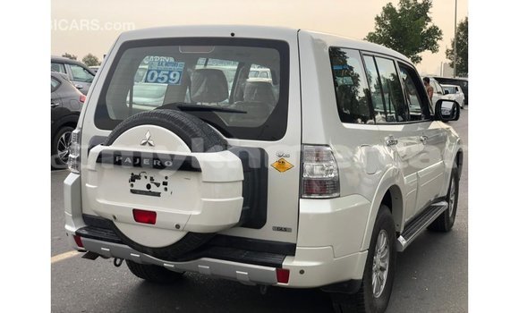 ទិញ នាំចូល Mitsubishi Pajero White ឡាន} ក្នុង Import - Dubai ក្នុង Kampot Province ទិញ នាំចូល Mitsubishi Pajero White ឡាន} ក្នុង Import - Dubai ក្នុង Kampot Province