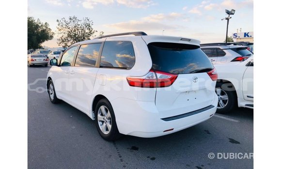 ទិញ នាំចូល Toyota Sienna White ឡាន} ក្នុង Import - Dubai ក្នុង Kampot Province ទិញ នាំចូល Toyota Sienna White ឡាន} ក្នុង Import - Dubai ក្នុង Kampot Province