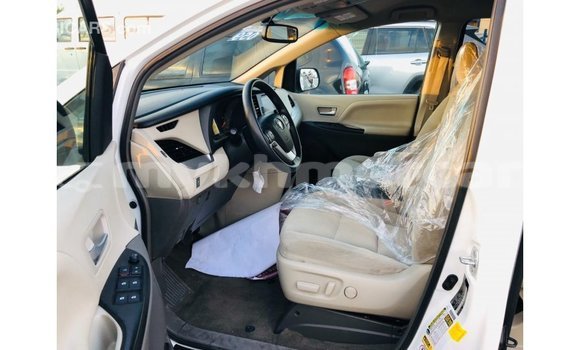 ទិញ នាំចូល Toyota Sienna White ឡាន} ក្នុង Import - Dubai ក្នុង Kampot Province ទិញ នាំចូល Toyota Sienna White ឡាន} ក្នុង Import - Dubai ក្នុង Kampot Province