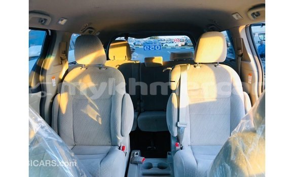 ទិញ នាំចូល Toyota Sienna White ឡាន} ក្នុង Import - Dubai ក្នុង Kampot Province ទិញ នាំចូល Toyota Sienna White ឡាន} ក្នុង Import - Dubai ក្នុង Kampot Province