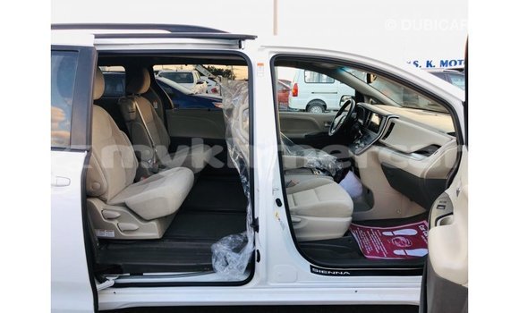 ទិញ នាំចូល Toyota Sienna White ឡាន} ក្នុង Import - Dubai ក្នុង Kampot Province ទិញ នាំចូល Toyota Sienna White ឡាន} ក្នុង Import - Dubai ក្នុង Kampot Province
