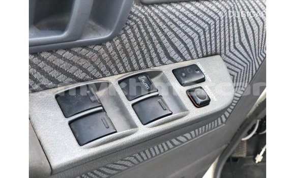 Acheter Import Voiture Toyota Land Cruiser Blanc à Import - Dubai, Kampot Province Acheter Import Voiture Toyota Land Cruiser Blanc à Import - Dubai, Kampot Province