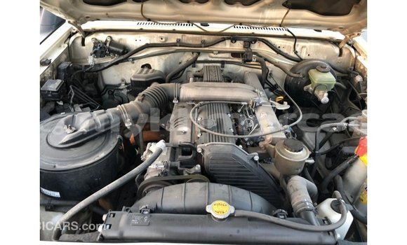 Acheter Import Voiture Toyota Land Cruiser Blanc à Import - Dubai, Kampot Province Acheter Import Voiture Toyota Land Cruiser Blanc à Import - Dubai, Kampot Province