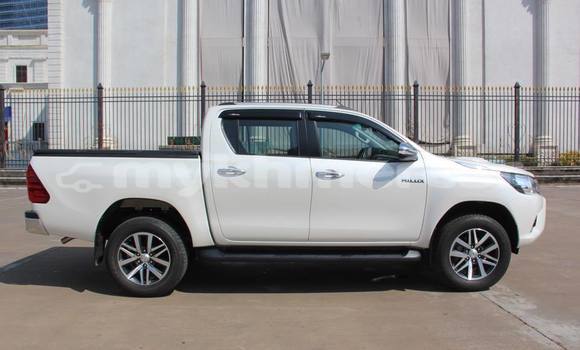 Acheter Occasion Voiture Toyota Hilux Blanc à Phnom Penh, Phnom Penh Acheter Occasion Voiture Toyota Hilux Blanc à Phnom Penh, Phnom Penh
