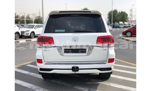 ទិញ នាំចូល Toyota Land Cruiser White ឡាន} ក្នុង Import - Dubai ក្នុង Kampot Province ទិញ នាំចូល Toyota Land Cruiser White ឡាន} ក្នុង Import - Dubai ក្នុង Kampot Province