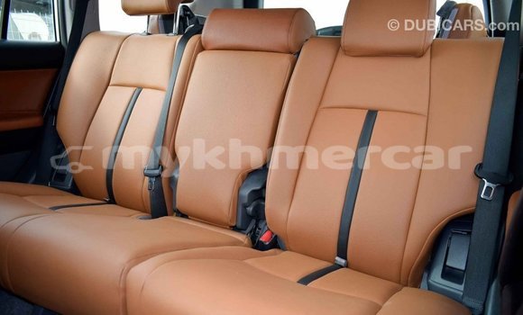 Acheter Import Voiture Toyota Prado Blanc à Import - Dubai, Kampot Province Acheter Import Voiture Toyota Prado Blanc à Import - Dubai, Kampot Province