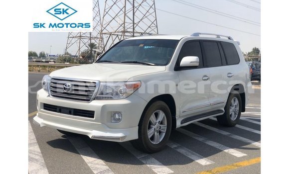 Buy Import Toyota Land Cruiser White Car in Import - Dubai in Kampot Province