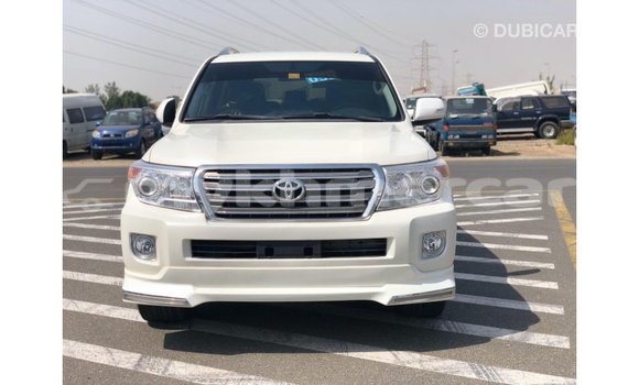 Buy Import Toyota Land Cruiser White Car in Import - Dubai in Kampot Province Buy Import Toyota Land Cruiser White Car in Import - Dubai in Kampot Province