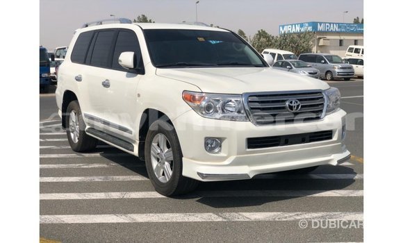 Buy Import Toyota Land Cruiser White Car in Import - Dubai in Kampot Province Buy Import Toyota Land Cruiser White Car in Import - Dubai in Kampot Province