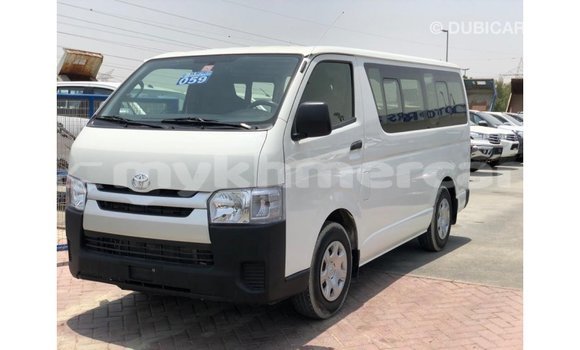 Buy Import Toyota DA White Truck in Import - Dubai in Kampot Province Buy Import Toyota DA White Truck in Import - Dubai in Kampot Province