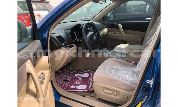 Acheter Import Voiture Toyota Highlander Bleu à Import - Dubai, Kampot Province Acheter Import Voiture Toyota Highlander Bleu à Import - Dubai, Kampot Province