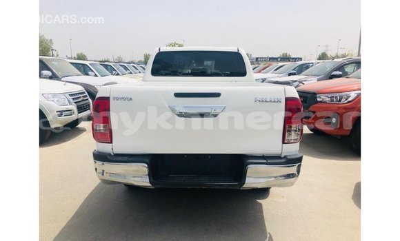 ទិញ នាំចូល Toyota Hilux White ឡាន} ក្នុង Import - Dubai ក្នុង Kampot Province ទិញ នាំចូល Toyota Hilux White ឡាន} ក្នុង Import - Dubai ក្នុង Kampot Province