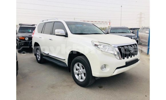 Acheter Import Voiture Toyota Prado Blanc à Import - Dubai, Kampot Province