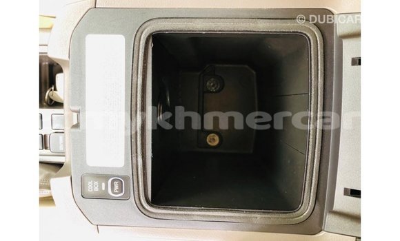 Acheter Import Voiture Toyota Prado Blanc à Import - Dubai, Kampot Province Acheter Import Voiture Toyota Prado Blanc à Import - Dubai, Kampot Province