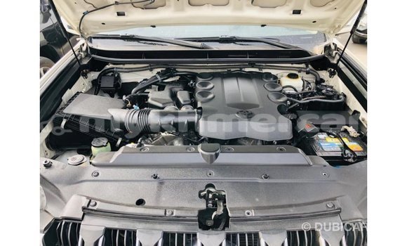 Acheter Import Voiture Toyota Prado Blanc à Import - Dubai, Kampot Province Acheter Import Voiture Toyota Prado Blanc à Import - Dubai, Kampot Province