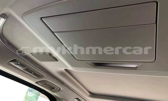 Buy Used Toyota Alphard White Car in Phnom Penh in Phnom Penh Buy Used Toyota Alphard White Car in Phnom Penh in Phnom Penh