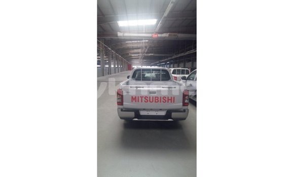 ទិញ នាំចូល Mitsubishi L200 White ឡាន} ក្នុង Import - Dubai ក្នុង Kampot Province ទិញ នាំចូល Mitsubishi L200 White ឡាន} ក្នុង Import - Dubai ក្នុង Kampot Province