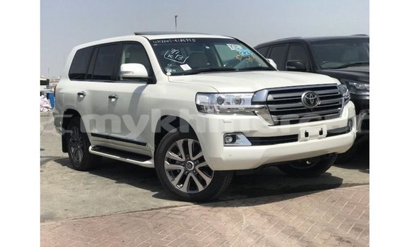 Buy Import Toyota Land Cruiser White Car in Import - Dubai in Kampot Province Buy Import Toyota Land Cruiser White Car in Import - Dubai in Kampot Province