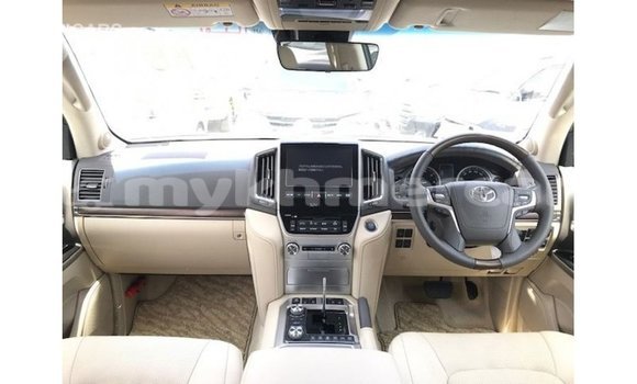 Buy Import Toyota Land Cruiser White Car in Import - Dubai in Kampot Province Buy Import Toyota Land Cruiser White Car in Import - Dubai in Kampot Province