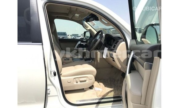Buy Import Toyota Land Cruiser White Car in Import - Dubai in Kampot Province Buy Import Toyota Land Cruiser White Car in Import - Dubai in Kampot Province