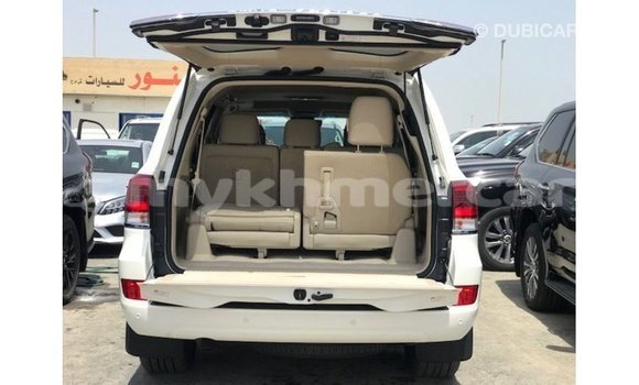 Buy Import Toyota Land Cruiser White Car in Import - Dubai in Kampot Province Buy Import Toyota Land Cruiser White Car in Import - Dubai in Kampot Province