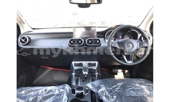 Acheter Import Voiture Mercedes-Benz 250 Noir à Import - Dubai, Kampot Province Acheter Import Voiture Mercedes-Benz 250 Noir à Import - Dubai, Kampot Province