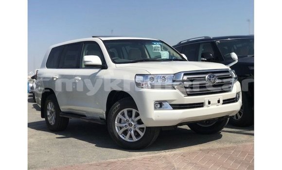 Buy Import Toyota Land Cruiser White Car in Import - Dubai in Kampot Province Buy Import Toyota Land Cruiser White Car in Import - Dubai in Kampot Province