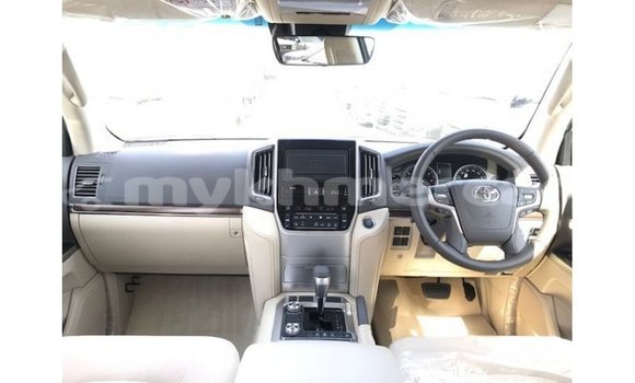 Buy Import Toyota Land Cruiser White Car in Import - Dubai in Kampot Province Buy Import Toyota Land Cruiser White Car in Import - Dubai in Kampot Province