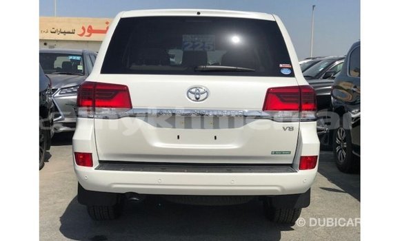 Buy Import Toyota Land Cruiser White Car in Import - Dubai in Kampot Province Buy Import Toyota Land Cruiser White Car in Import - Dubai in Kampot Province