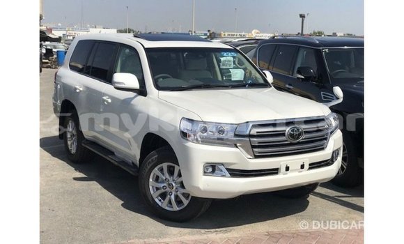 Buy Import Toyota Land Cruiser White Car in Import - Dubai in Kampot Province Buy Import Toyota Land Cruiser White Car in Import - Dubai in Kampot Province